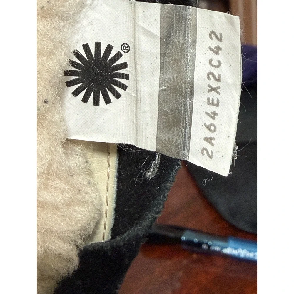 UGG Kids‎ Classic Back Zip Black Suede Sheepskin Lined Boots Sz-10 #1103023K